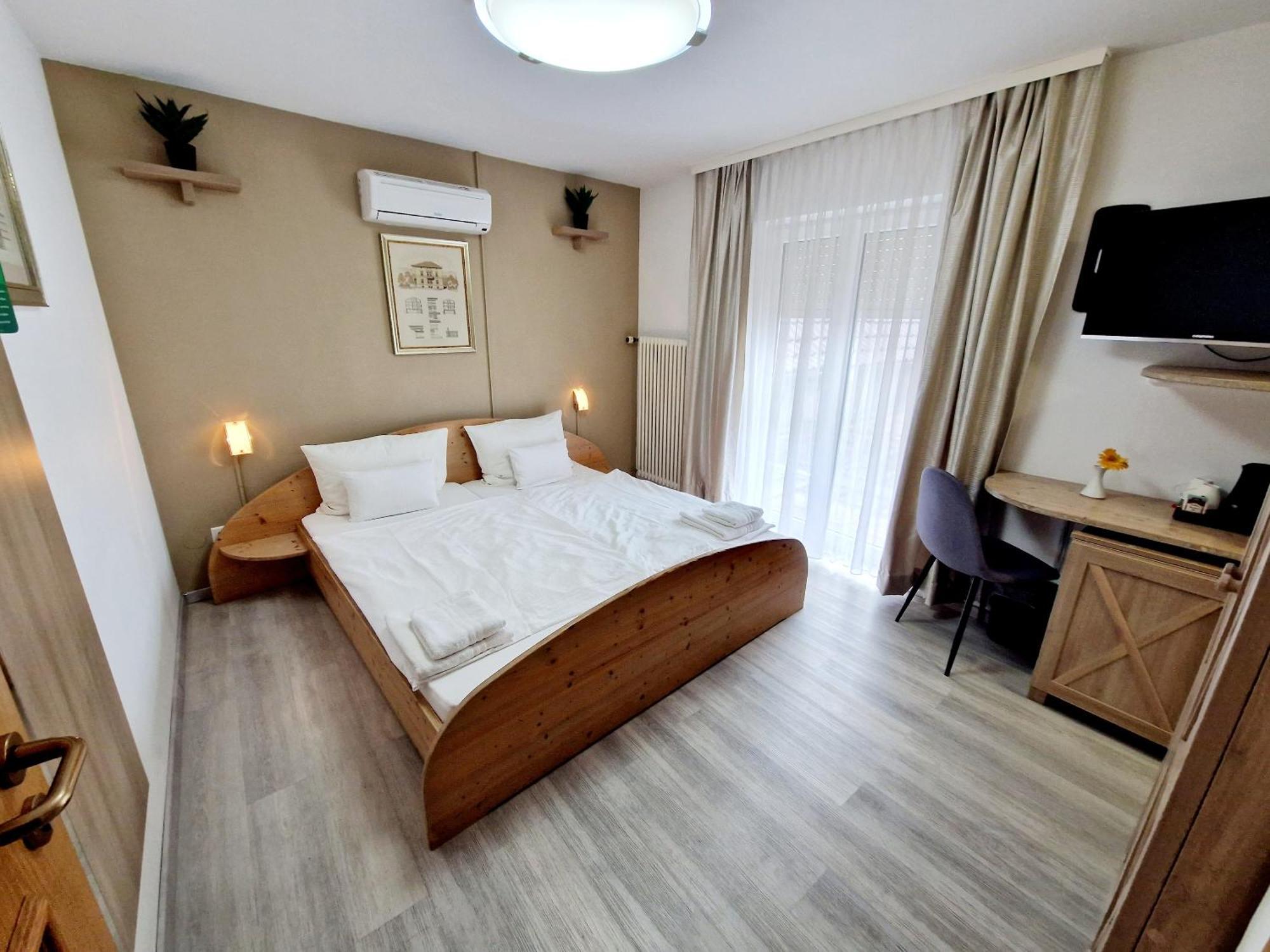 Hotel Rheintal Капел-Графенхаузен Екстериор снимка