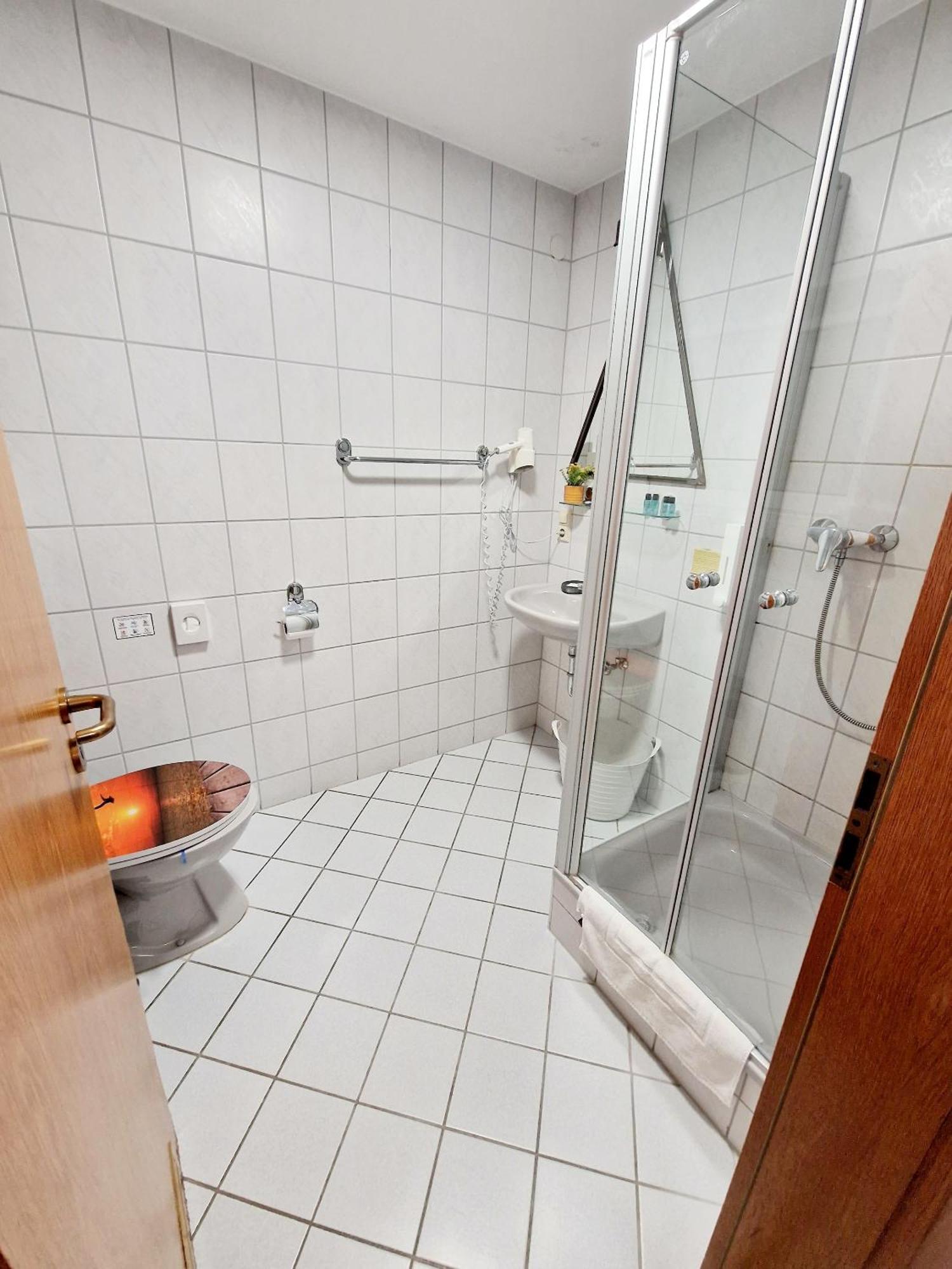 Hotel Rheintal Капел-Графенхаузен Стая снимка